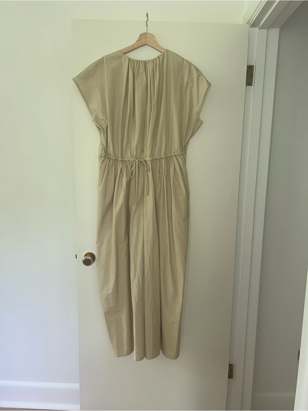 Black Crane Shirred Jumpsuit - Oyster - Picture 9 of 10